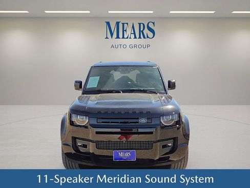 Used 2024 Land Rover Defender 110 X-Dynamic SE image 9