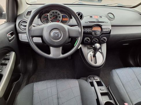 Used 2013 MAZDA MAZDA2 Sport image 2