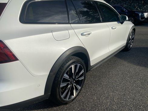 Used 2022 Volvo V60 T5 Cross Country w/ Advanced Package image 35