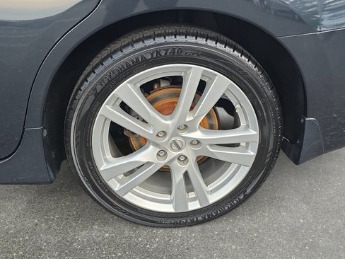 Used 2015 Nissan Altima 3.5 SL FWD image 32