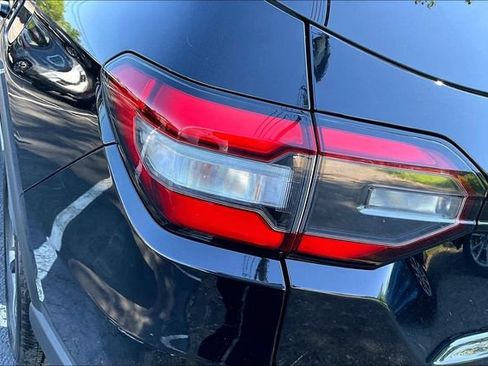 Used 2023 Honda Pilot Elite image 23