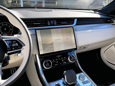 Used 2024 Jaguar XF R-Dynamic SE image 6