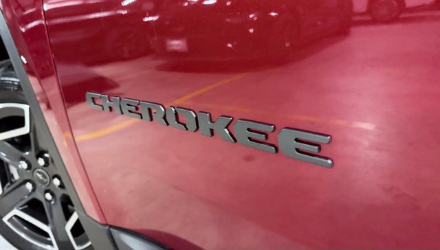 Used 2026 Jeep Cherokee Limited AWD/4WD image 33