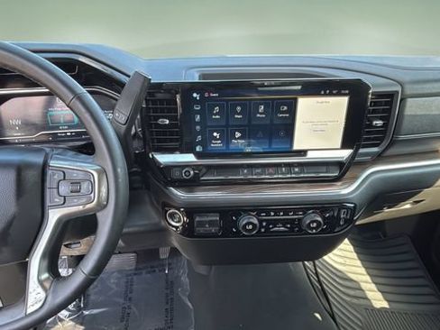 Used 2024 Chevrolet Silverado 2500 LT w/ Convenience Package AWD/4WD image 12