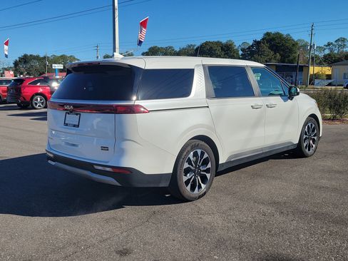 Certified 2024 Kia Carnival EX image 6