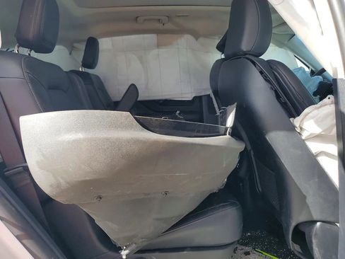 Used 2025 Lincoln Aviator 2WD image 11