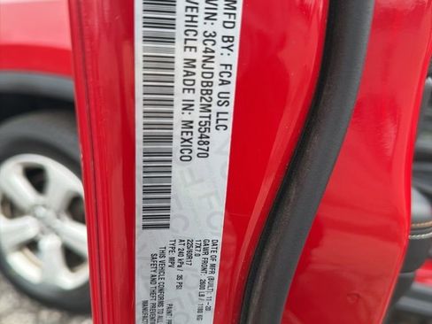 Certified 2021 Jeep Compass Latitude image 35