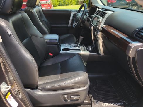 Used 2018 Toyota 4Runner Limited AWD/4WD image 9