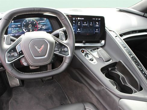 Used 2025 Chevrolet Corvette Stingray Preferred Conv w/ 2LT image 17