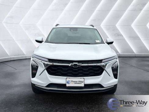 New 2026 Chevrolet Trax LT w/ Driver Confidence Package FWD image 8
