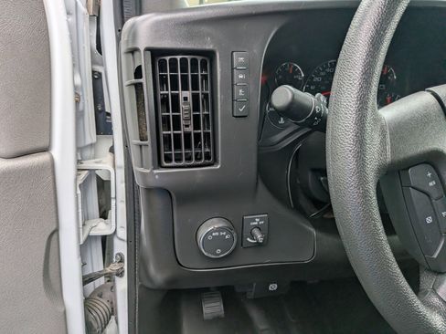 Used 2024 GMC Savana 2500 w/ Driver Convenience Package image 15