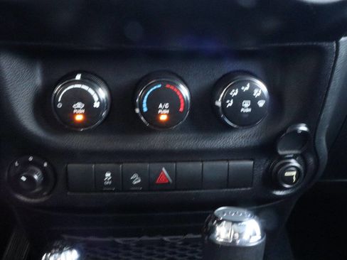 Used 2018 Jeep Wrangler Unlimited Sport S image 15