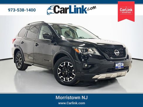 Used 2020 Nissan Pathfinder SL image 1