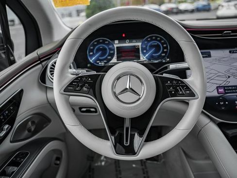 Used 2023 Mercedes-Benz EQS 580 4MATIC SUV image 26