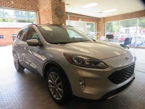 Used 2020 Ford Escape SEL AWD/4WD image 3