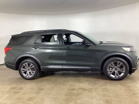 Used 2024 Ford Explorer XLT w/ Equipment Group 202A AWD/4WD image 4