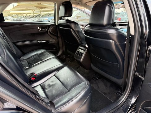 Used 2016 Toyota Avalon XLE image 17