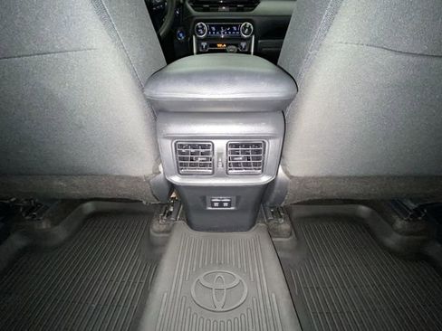 Used 2021 Toyota RAV4 XLE FWD image 28