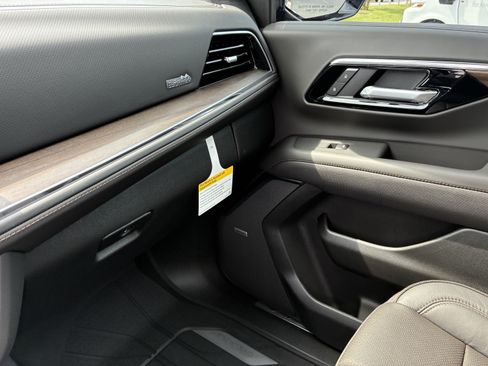New 2026 Chevrolet Tahoe High Country AWD/4WD image 39
