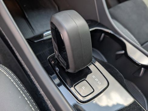 Used 2023 Volvo XC40 Recharge Ultimate w/ Protection Package Premier image 32