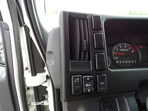 New 2024 Chevrolet Low Cab Forward image 7