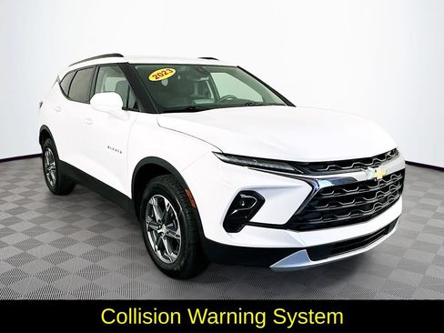 Used 2023 Chevrolet Blazer LT w/ Convenience Package FWD image 3