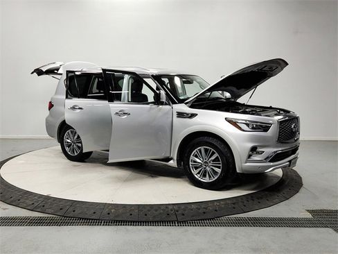 Used 2021 INFINITI QX80 Luxe image 9