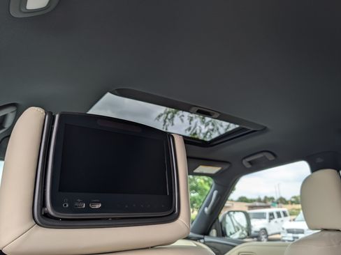 Used 2023 INFINITI QX80 Sensory w/ All-Season Package AWD/4WD image 32