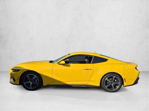 Used 2024 Ford Mustang Coupe image 9