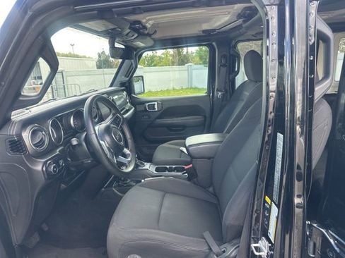 Used 2023 Jeep Wrangler Sahara image 13