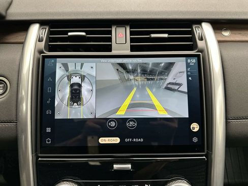 Certified 2025 Land Rover Discovery S AWD/4WD image 29