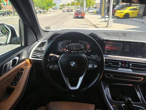 Used 2022 BMW X5 xDrive40i AWD/4WD image 22