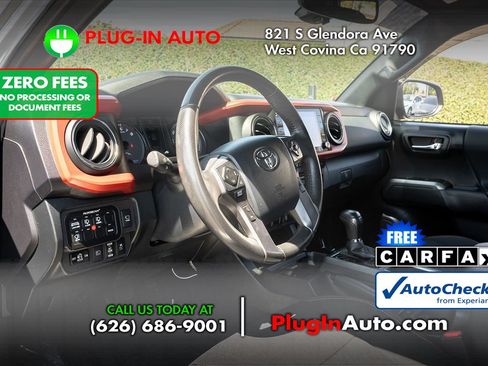 Used 2020 Toyota Tacoma TRD Off-Road w/ Advanced Technology Package AWD/4WD image 11
