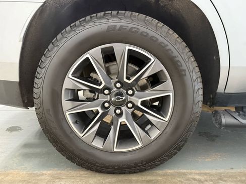 Used 2023 Chevrolet Tahoe Z71 w/ Z71 Off-Road Package AWD/4WD image 10