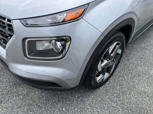 Used 2025 Hyundai Venue SEL FWD image 41