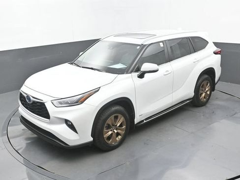 Used 2023 Toyota Highlander Bronze Edition AWD/4WD image 33