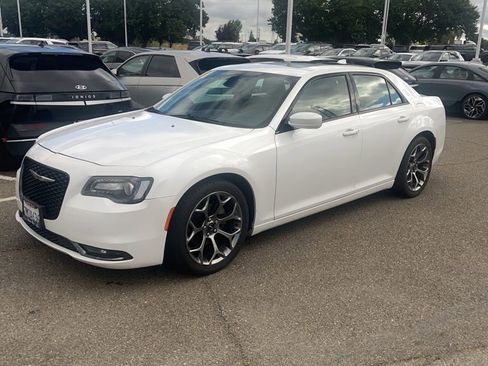Used 2015 Chrysler 300 S image 1