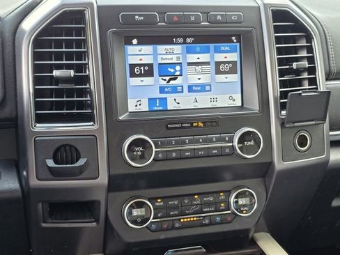 Used 2019 Ford Expedition Platinum image 9