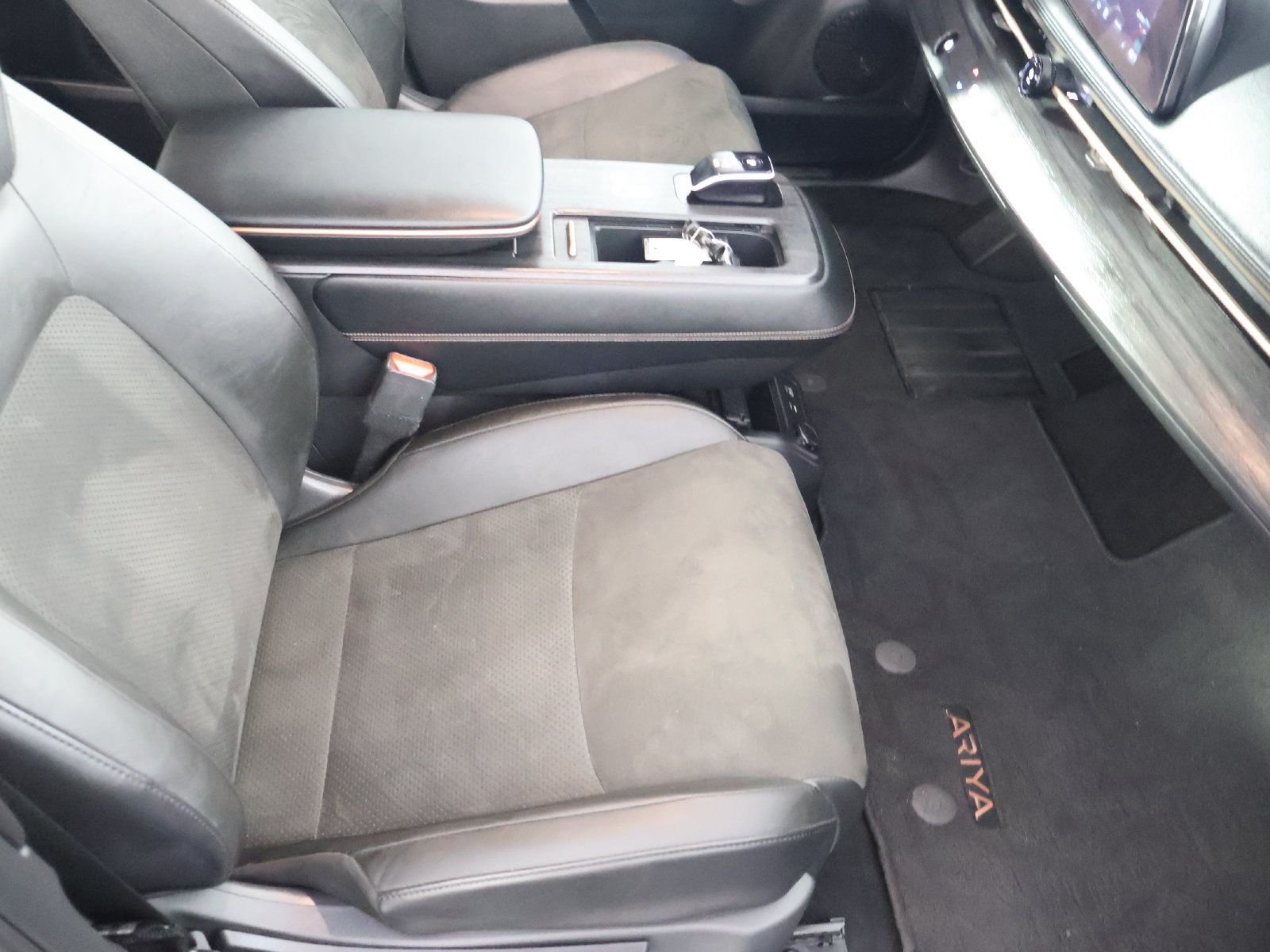 Used 2023 Nissan Ariya AWD image 49
