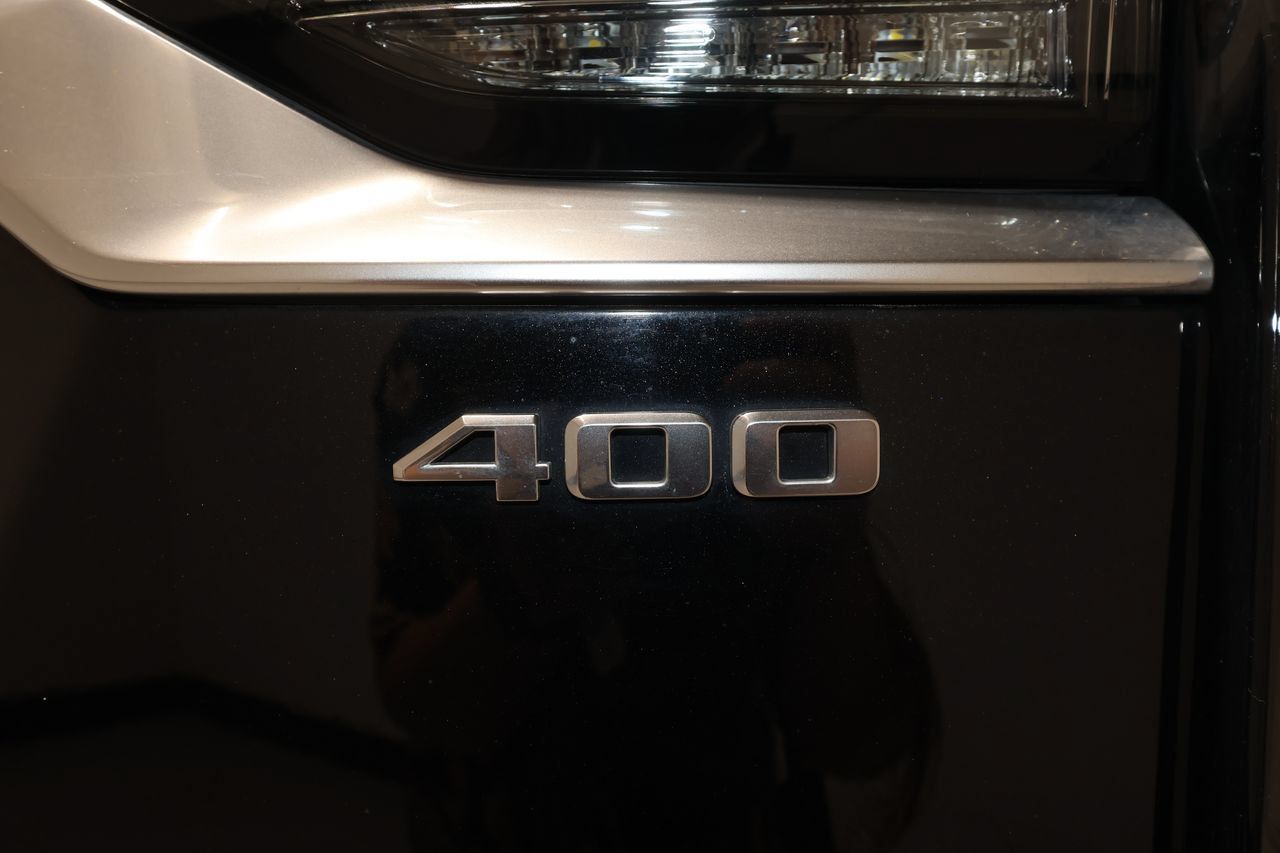 Used 2024 Cadillac XT6 Sport w/ Platinum Package AWD/4WD image 38