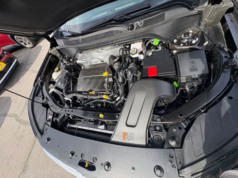 Used 2025 Chevrolet Trax LT image 31