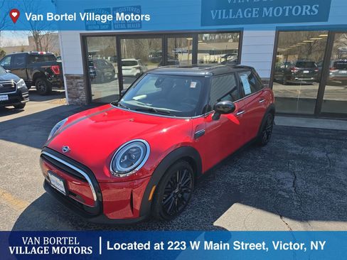 Used 2022 MINI Cooper 4-Door Hardtop image 1