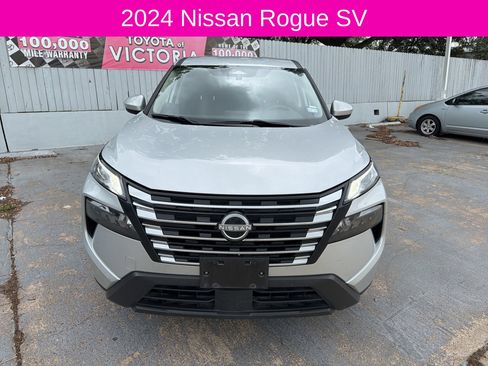 Used 2024 Nissan Rogue SV FWD image 2