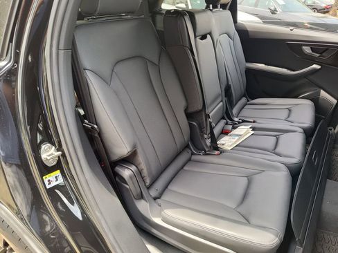 Used 2025 Audi Q7 3.0T Prestige w/ Prestige Package AWD/4WD image 37