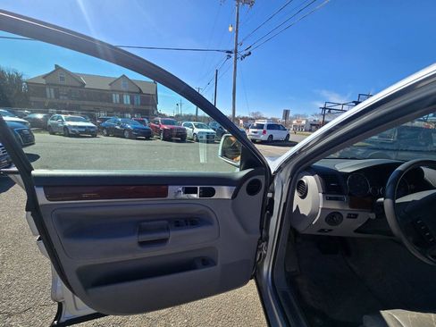 Used 2005 Volkswagen Touareg V6 AWD/4WD image 23