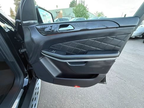 Used 2015 Mercedes-Benz GL 550 4MATIC image 36