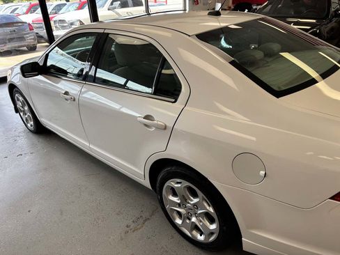 Used 2010 Ford Fusion SE FWD image 12