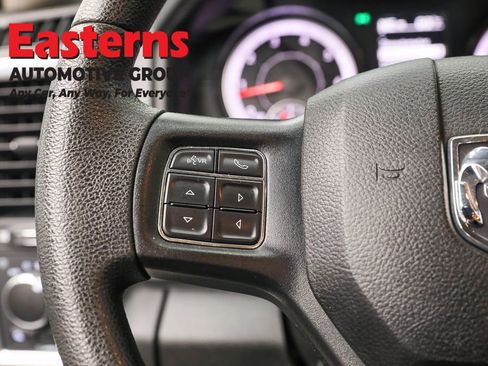 Used 2020 RAM 1500 Classic SLT image 15