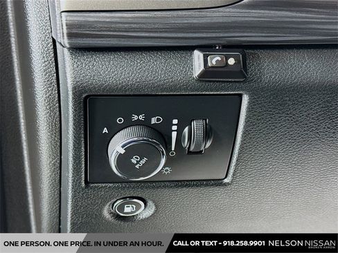Used 2022 Jeep Grand Cherokee Laredo X image 10