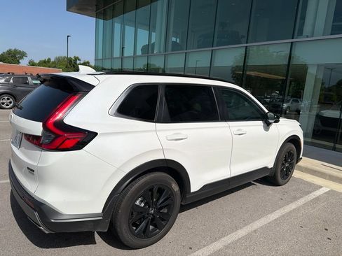 Used 2024 Honda CR-V Sport Touring image 3